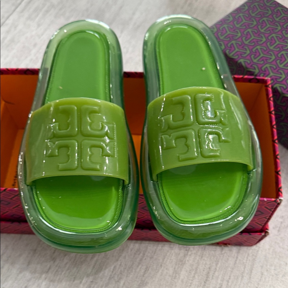 Tory Burch bubble jelly slides in Green